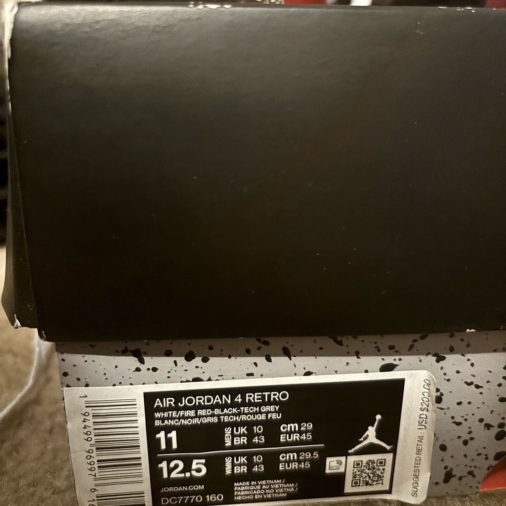 Air Jordan 4